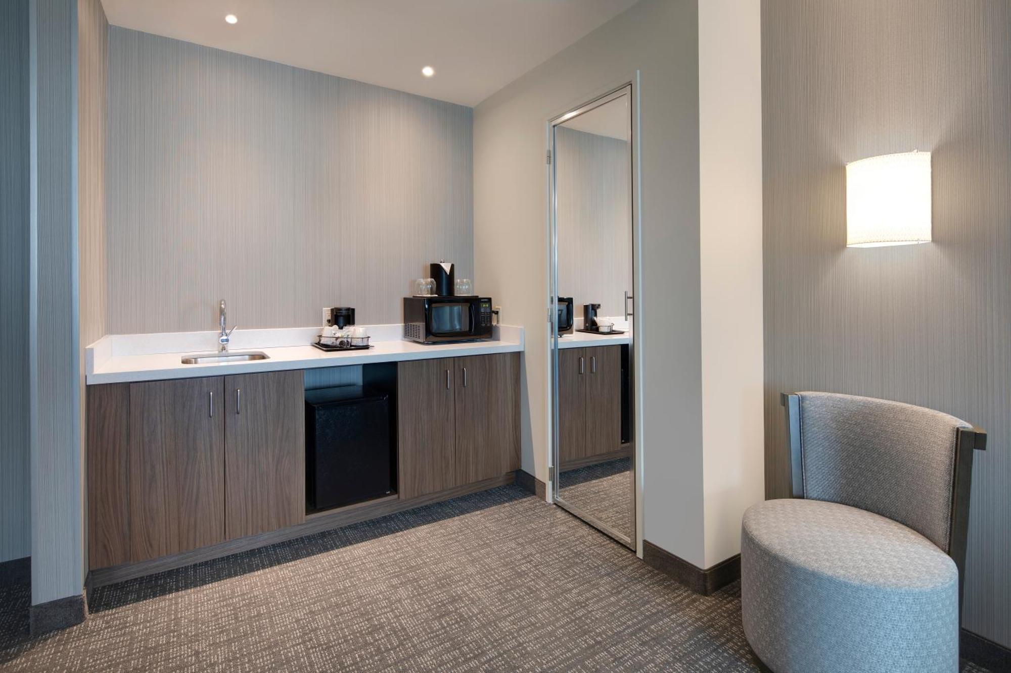 Courtyard By Marriott Atlanta Vinings/Galleria Смирна Екстер'єр фото