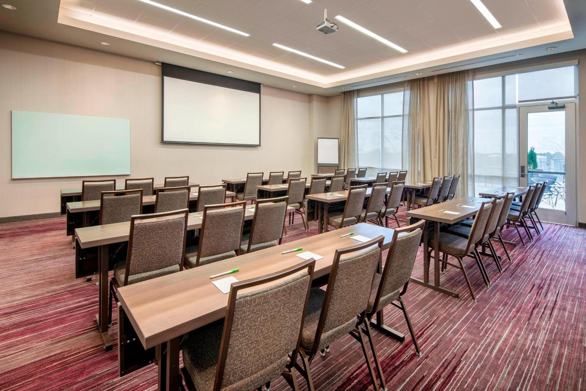 Courtyard By Marriott Atlanta Vinings/Galleria Смирна Екстер'єр фото