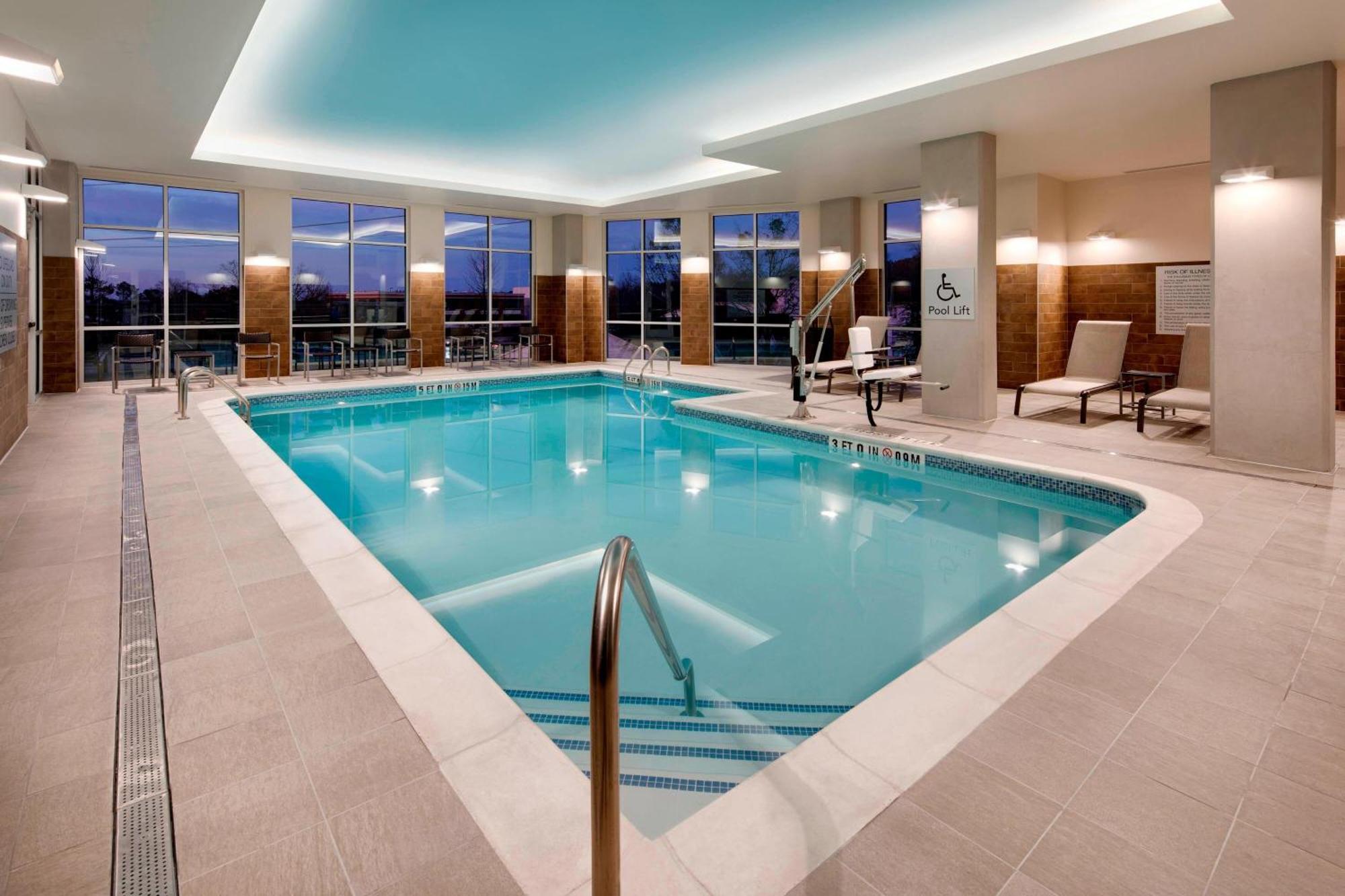 Courtyard By Marriott Atlanta Vinings/Galleria Смирна Екстер'єр фото
