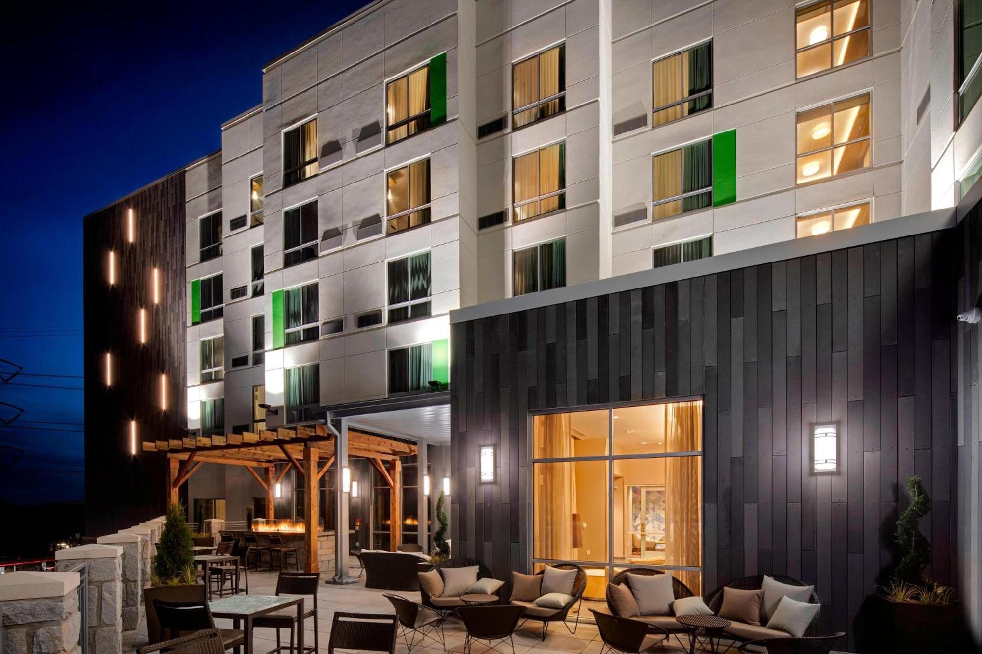 Courtyard By Marriott Atlanta Vinings/Galleria Смирна Екстер'єр фото