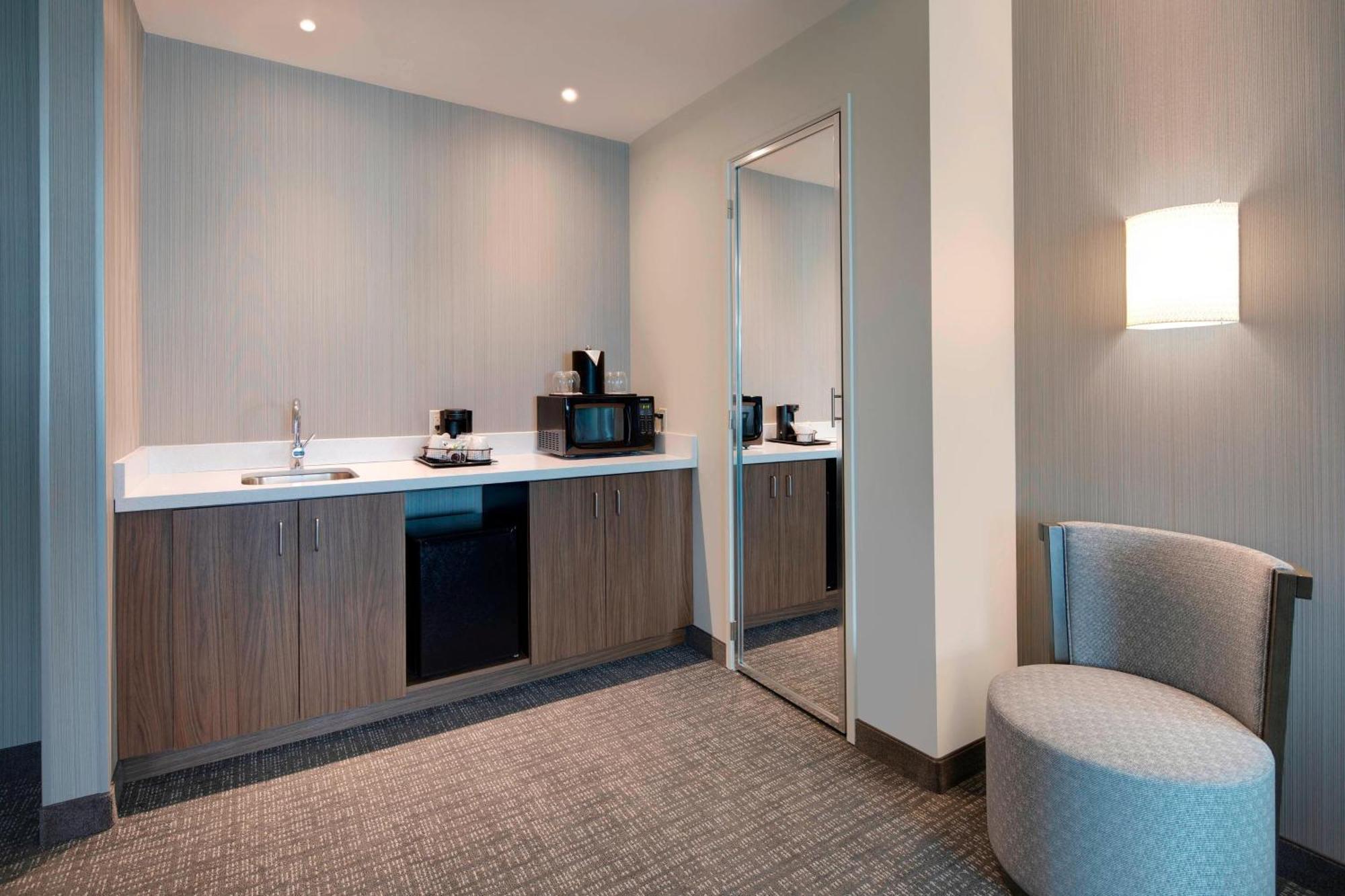 Courtyard By Marriott Atlanta Vinings/Galleria Смирна Екстер'єр фото